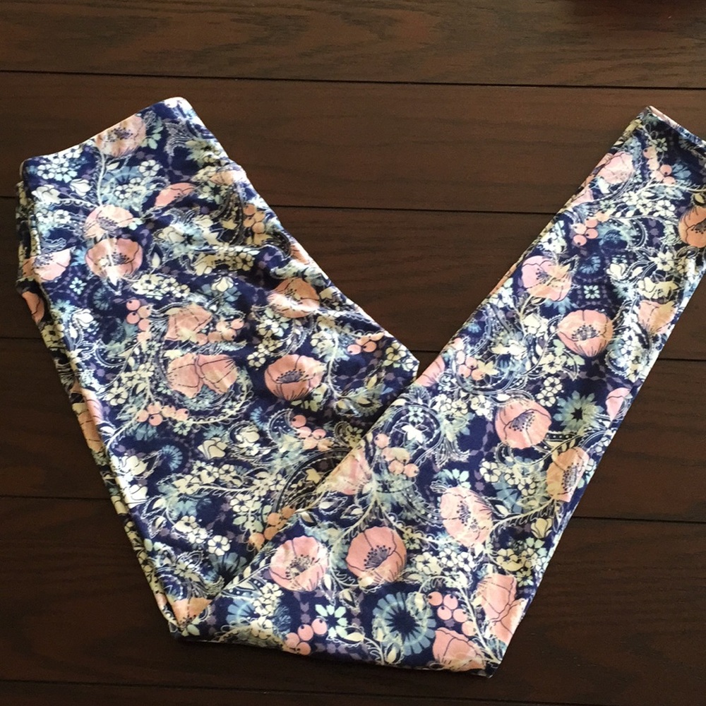 EUC Lularoe OS paisley blue floral leggings